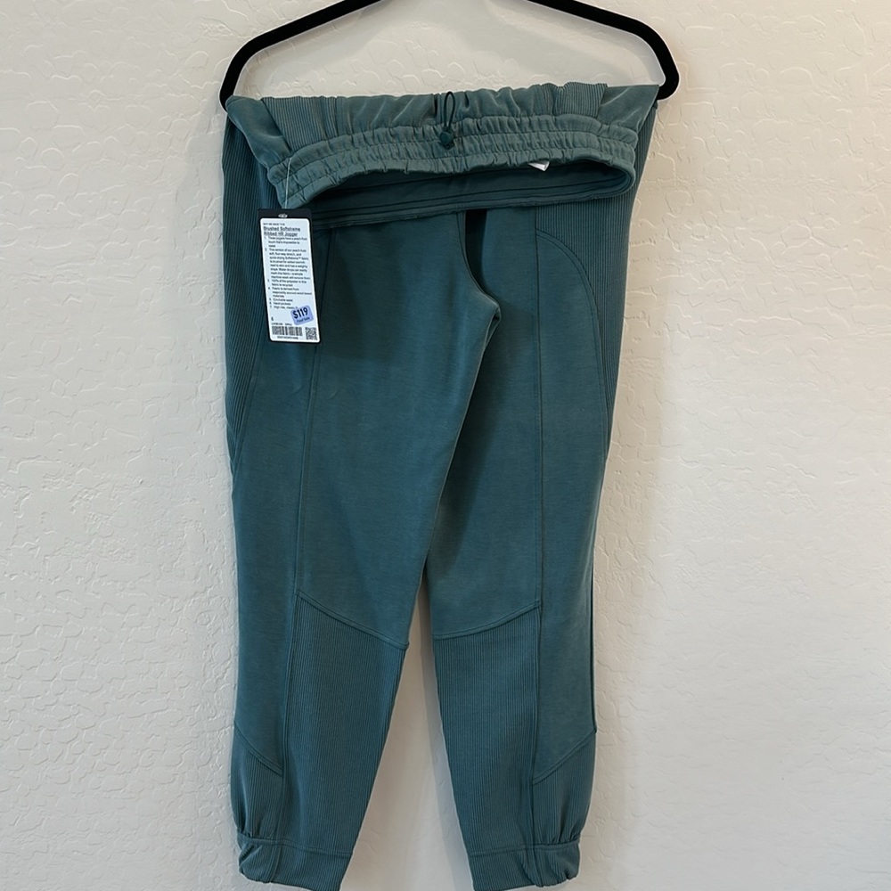 lululemon athletica Brushed Softstreme Ribbed high rise jogger- Jasper, size 6 - Picture 6 of 10